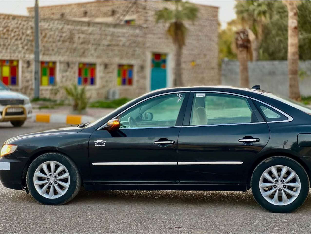 ئةزيرا مؤديل ٢٠٠٧ گيرو مةكينة بةشةره ت تةقةو ره قة بةشةره ت تةبريد ساردو گةرمة بةشةره ت چوار تاى لوك لةژيريتى و كوشن كاره باية و تةبريد لة مسةو سؤكان ڤؤليؤمة و شاشة ئايبةتة و سلايت و ناوه زه رده و ئاوينة ئيشرات و فول فول تةنها بةسمة نية و سقفةى وه ك شووشة لاشةى وه ك شووشة سةياره ى مال لوك لوك 
سعره ٣٨وه ره قة 
*********** كيفري, ديالى
