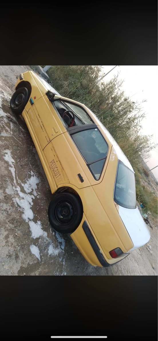 بيجو بارص 2011  بديها حلو مكفوله من الضربه سياره محرك ستوه مجفت كيرها حلو  ابيع كوم حديد رايدلها ترتيب كهربائيات وارقامها علاستلام  يعني تجي تاخذها سحب  مكاني البصره راعيها موجود سنويه لل29 
سعر 18 وبيها مجال *********** البصرة, العراق
