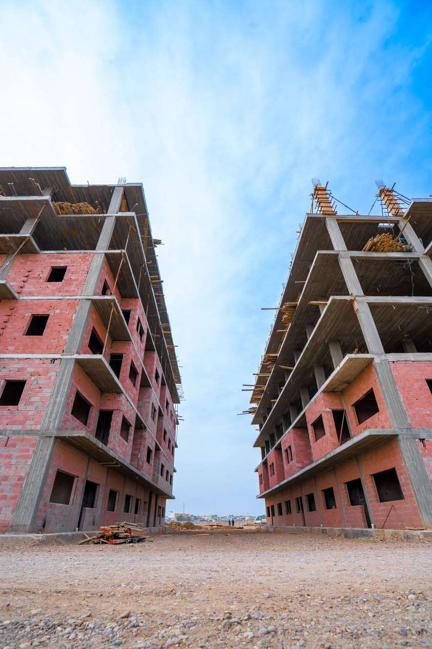 مشروع الفيروز السكني - نهاية الزعفرانية
مشروع الفيروز السكني

مشروع متكامل يتكون من 24 بناية، كل بناية 7 طوابق، مصمم ليكون خيار مثالي للسكن والاستثمار.

🔹 أهم ميزة بالمشروع:
متوفر عليه قرض عقاري مع أقساط شهرية مريحة — فرصة حقيقية للتملك بدون ضغط مالي.

🔹 التفاصيل:
المساحات: 110م – 150م
عدد الغرف: 2 أو 3 غرف نوم
المقدم يبدأ من: 2,750 – 5,750
التسليم بعد: 3 سنوات
طابو: سند منفصل لكل شقة

🎁 هدية سبالت مع الشقة

🔹 خدمات متكاملة داخل المشروع:
مدارس – مستوصف – ماركت – مساجد – بوليفارد
بالإضافة إلى محطة غاز ومحطة كهرباء

إذا تبحث عن شقة بطابو مستقل وقرض عقاري وأقساط شهرية مناسبة — مشروع الفيروز هو فرصتك الأقوى حالياً.

للاستفسار والتفاصيل التواصل عبر الأرقام 
***********
