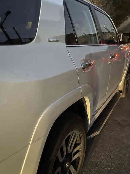 تويوتا فور رنر لمتد ٢٠٢٢
ابيض صدفي لؤلؤي

 ٧ راكب 
المواصفات :
—————-
تشغيل عن بعد
فتحة سقف
نظام التعليق ( X-REAS ) الرياضي المحسن
نظام التحكم النشط في الجر ( A - TRAC )
دبلات هايدروليك ( اللون الأحمر ) 
مصدر طاقة منزلي ١٢٠ فولت
حجم الإطار 20
٨ سماعات JBL 
محرك ٤٠٠٠ cc 
٦ سلندر
حساسات امامي خلفي
رادر امامي جانبي 
٥ كاميرات محيطية
تبريد مناخي منفصل 
كشنات تدفئة تبريد 
وضعيات مقعد سائق 
كشنات كهرباء
كشنات جلد 
كار بلي 
اندرويد اوتو
تحديد مسار
مانع انزلاق
مانع تصادم
مداخل يو اس بي امامي خلفي
تحكمات مري جانبية
مراية سايق اوتو
٥ جامات اوتو 
سبير ويل كب

رقم بغداد بأسمي ( تحويل ثاني يوم )
ماشية ٥٠ الف
حادث موجود وياا الصور
تخم تاير جديد 
باتري جديد 
مكاني بغداد المنصور

☑️ 
✅ السعر ( 335) ورقة وبيها مجال حك الجية

للاستفسار اكثر يرجى التواصل عبر واتس أب أو الاتصال ***********
