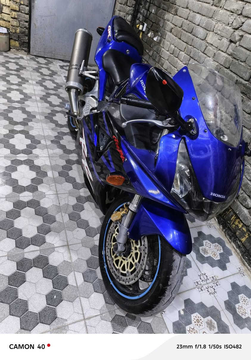 دفل البيع كفال عامه اوراق كامله مديل ٢٠٠٥ كزوز بلادي تخم تاير جديد بلاكات جدد ماشيه ٣٣الف مكان واسط كوت مركز *********** سعر ٣٠
