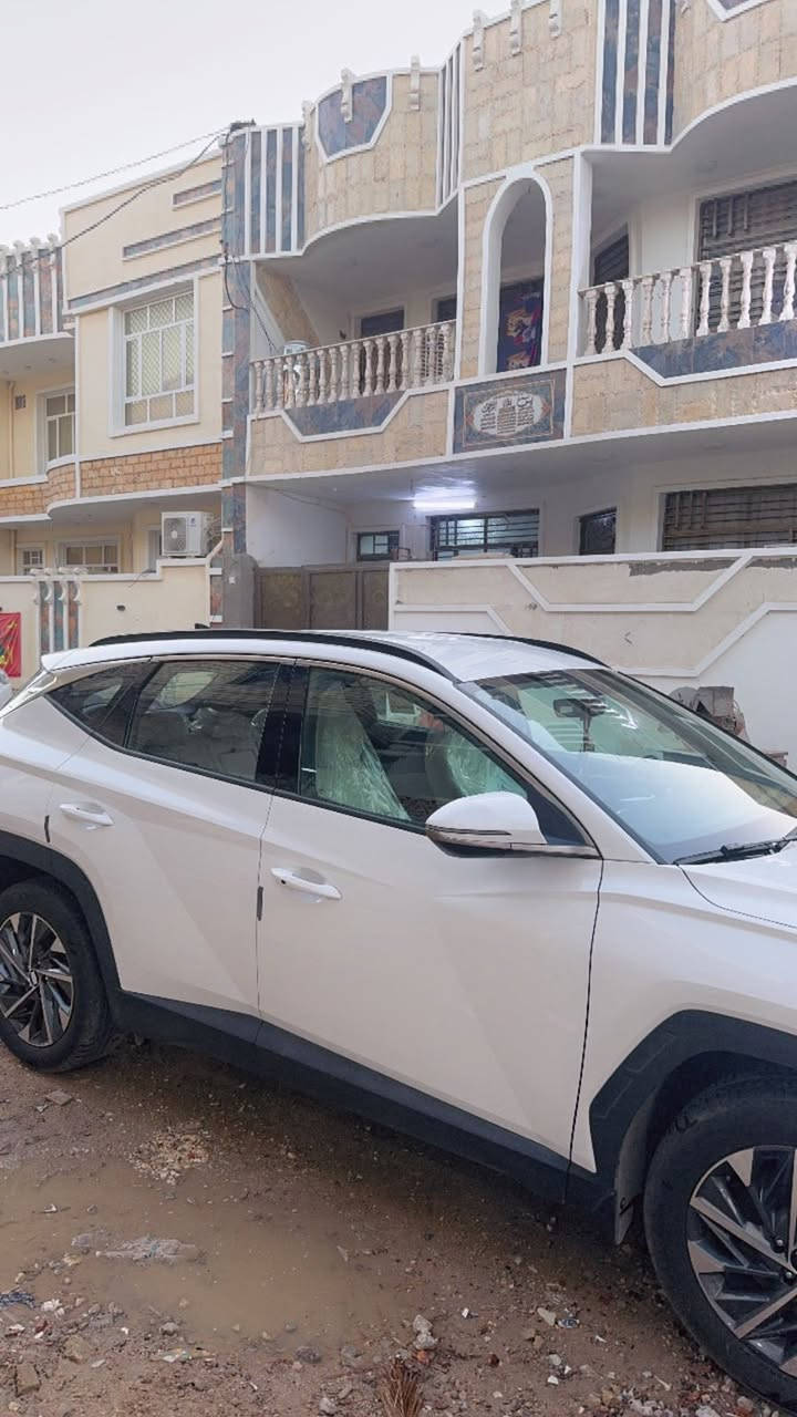 السلام عليكم.. توسان ٢٠٢٤ ماشية ٦٠ الف مكفولة من الدعاميه للدعاميه بس تكحيل كد اصبع مال رصعه بخشم البنيد. 
السيارة خليجية ماخذهه من المصرف استقطاع مباشر وحاضر الكل الضمانات اخوكم موظف. 
***********.
السعر دفترين وبيهه مجال..
بغداد مدينة الصدر الاورفلي
