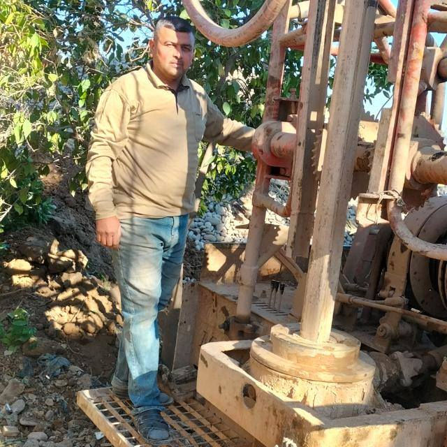 بسم الله الرحمن الرحيم 
مستعدون لحفر الابار اليدويه و الارتوازيه وتجفيف الأراضي والمنهولات باسعار مناسبه بإدارة الاستاذ قصي رقم الهاتف *********** ومن الله التوفيق
