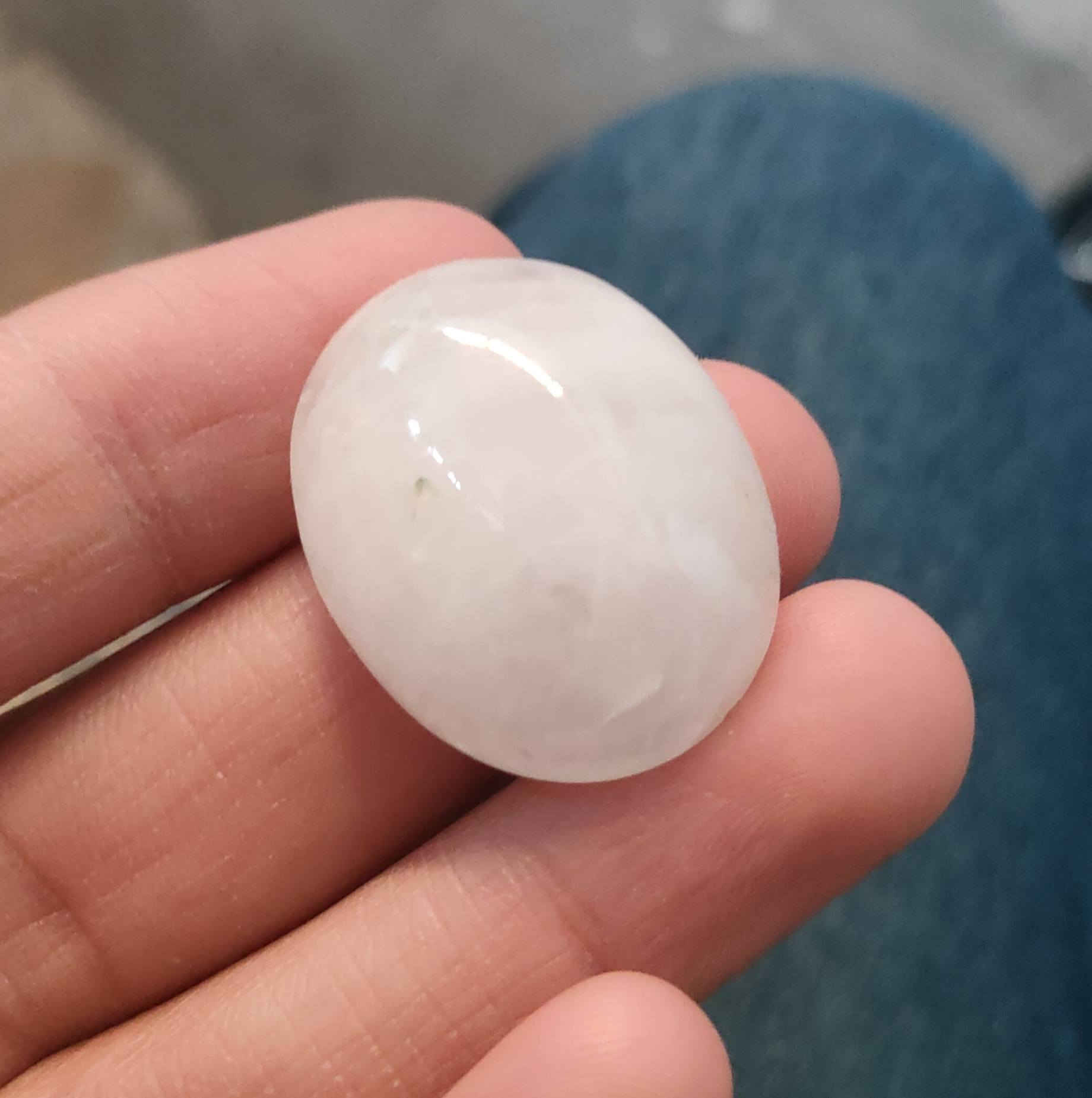 حجر القمر من الأحجار المعروفة بلمعته الحليبية ولمعان أزرق خفيف يُسمّى “الوميض القمري”. كثير ناس يحبوه لأنه هادئ بالشكل ويعطي إحساس صفاء ✨

السعر واللاستفسار على الخاص 
يتوفر خدمة توصيل لجميع محافظات العراق


**إذا كنت صاحب هذا الإعلان وتريد حذفه لأي سبب، رجاءا أرسل رسالة إلى الدعم الفني**