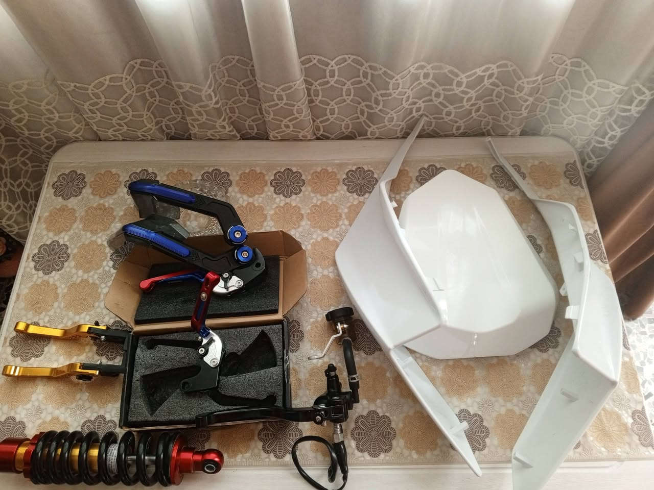 سلام عليكم غراض للبيع شتريد موجود كاوسكي تي ماكس صلنصات كفرات يدات قبضات شتريد موجود  العنوان بغداد الحسينية مال راشدية رقم ***********
