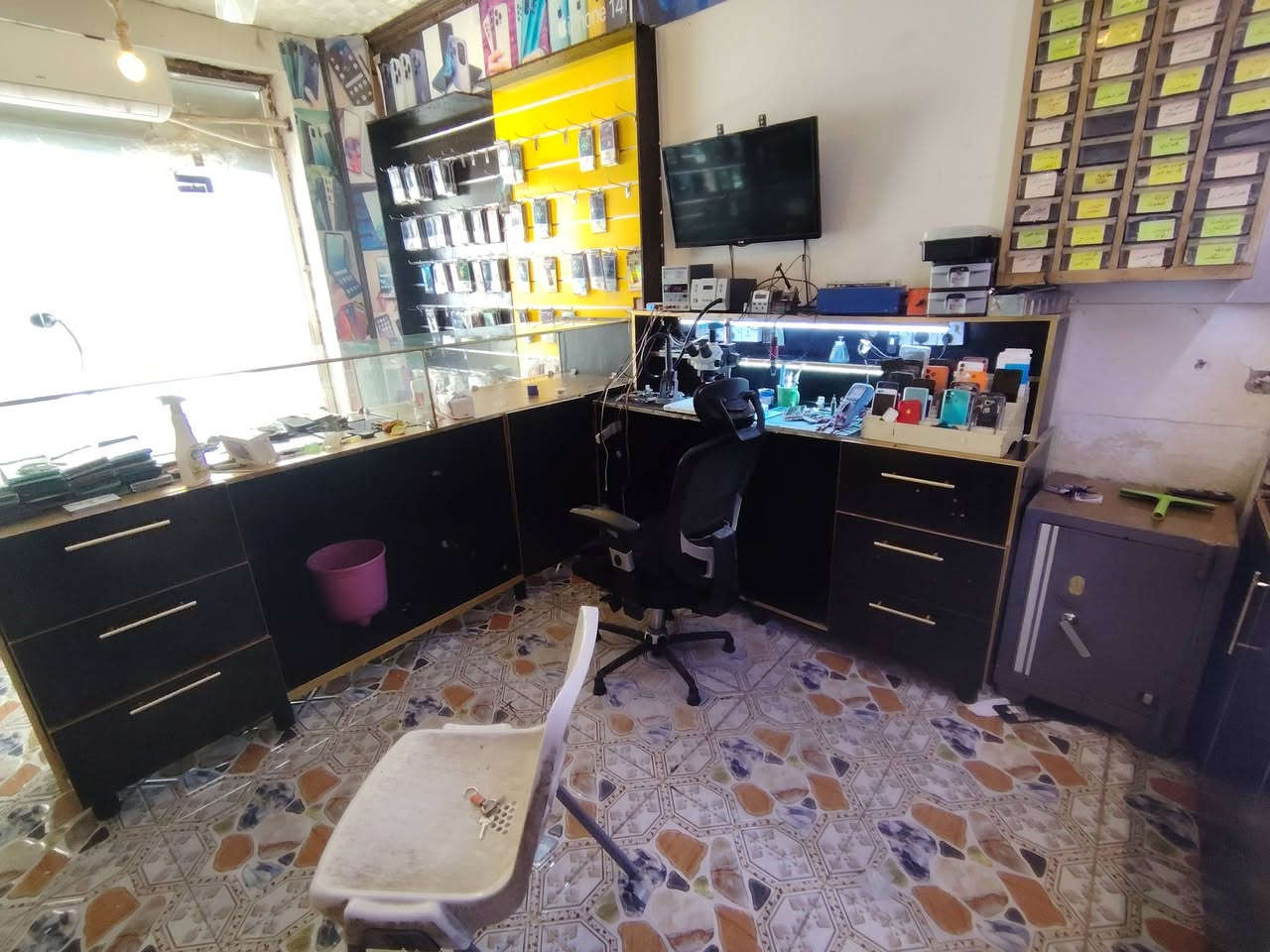 محل موبايلات صيانه هاتف  البيع كامل مكمل موقع شارع مصرف مقابيل مركز سوريين  لاستفسارواتساب ***********
