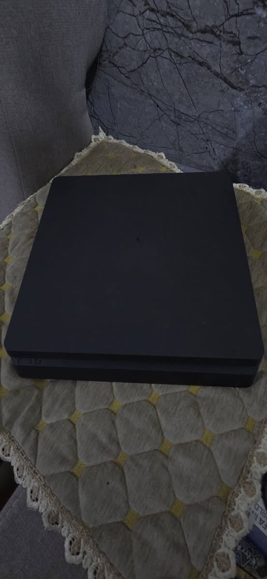 بلي. 4 ويا قرص جيتي اي و قرص طوبه و
جوستك العدد 2ويرر تشغيل واشدي وشاحن
السعر 235وبي مجال المكان كربلاء حي الحر 
الرقم وتساب *********** اذا مو شراي لتراسل
