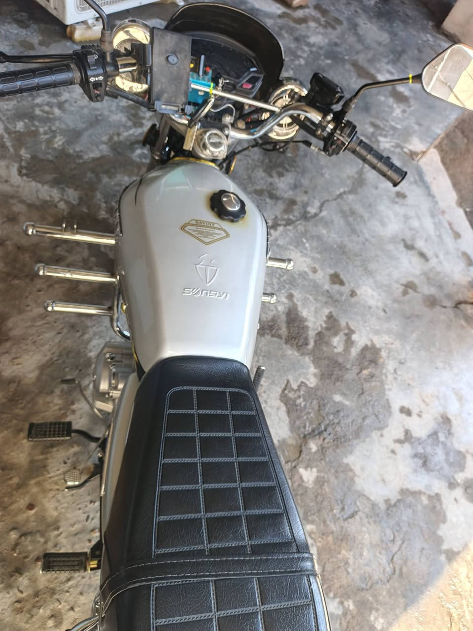 سيفان موديل ٢٤ دراجه نظيفه ورقه منفيس بصمات وسويجات شركه محرك كير مكفول السعر ٨٢٥ العنوان فلوجه شهداء *********** واتساب +اتصال
