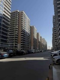 شقه للبيع مساحه ١٧٠ بنايه ٤٢  طابق ٤  مؤثثه بلكامل اثاث مودرن مع ديكور...