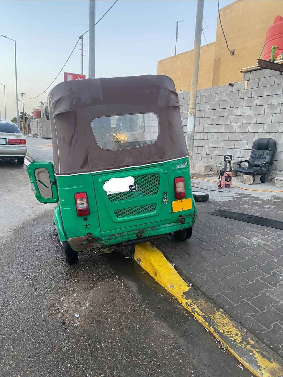 سلام عليكم تكتك للبيع موديل 22 شهر 8رقم وسنويه بسمي شرط ابيع ع تحويل اذا مايحول مابيع  البدي شوف العين وبيها طكه هسه عايفها ع حطتها ترجع بارد بتكمه ابو دراجه طب عليه وعفتها ناشرها بصور ومهشرلك عليها ولمكينه مجفته شركه مره وحده يعني  لمكينه مفتوحه ولمكينه ناعمه حلوه مال جناي يسترزق بيها سعر خابرني وتدلل مكاني البصره الطوبه ونخيله ماكدر اكتبه اكو ناس تكسر بسعر ولحلال عزيز خابرني كتبت كل تفاصيل خابرني ع سعر وانه خادم رقمي *********** وبي واتساب
