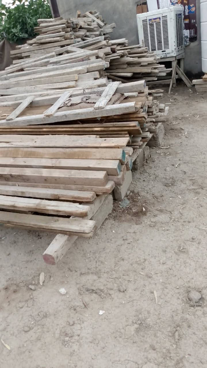 خشب مستعمل كدامك تقريبا 8مكعبات بابل الحمزه الغربي ‏‪***********‬‏

