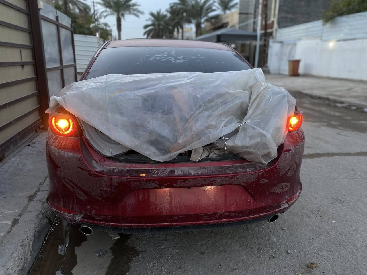 سلام عليكم للبيع بسعر مناسب 
Mazda 3 preferred 2023 
اعلى مواصفات تجي بالتنفس الطبيعي 
بصمة دخول ذكي
مري قلاب ويه الR 
فتحة 
كراسي كهرباء وتدفئة 
لايت داينمك متحرك زنون
حساس مطر للماسحات اوتو
خزن ميموري كشن 
حادث السياره مثل ما موضح كدامكم بدون شاصي بس يصير تعديل باللغد بسيط 
محركها 2500 المرغوب بدون تيربو وتو ويل 
سيارة ماشية 27 الف فقط 
السياره تشتغل وتمشي كهربائياتها كلها مفحوصة عند علي اللامي وكان تشخيصه بالمكان فقط بدلت جوزة بريك جانت عطلانه 
مكان السيارة بغداد تترقم جميع المحافظات 
للاستفسار ***********
