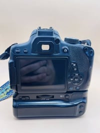 كانون ٧٥٠D • عدسة ٥٠مم • نضافة ٩٠٪