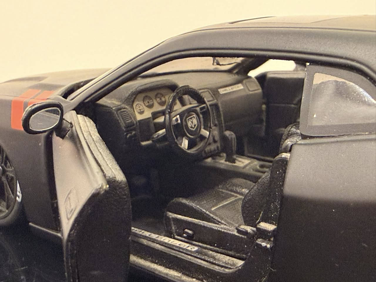 Dodge Challenger SRT8 1:24 Model
قطعه حلوه نادره.    تفاصيل حلوه. 35 الف يوجد توصيل


**إذا كنت صاحب هذا الإعلان وتريد حذفه لأي سبب، رجاءا أرسل رسالة إلى الدعم الفني**