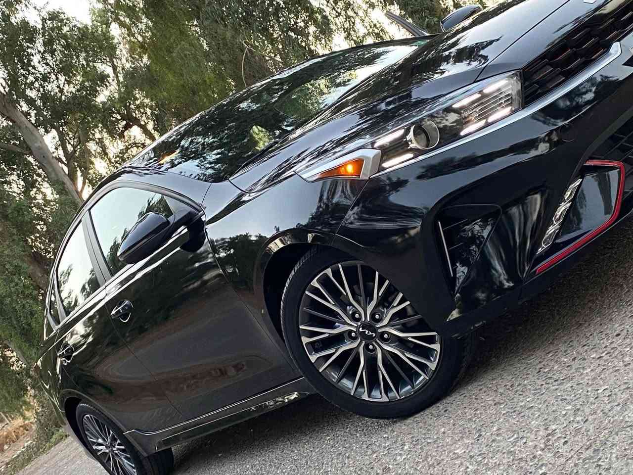 السلام عليكم

فورتي 2023 جيتي لاين فول مواصفات عدا الفتحه

بصمه +تشغيل عن بعد

محرك 2000 دوش شرط المحرك والكير 

ماشيه 90 

رادارات جانبيه وامامي وخلفي

فتح الصندوق ذكي عند الاقتراب

ستيرن حرف D رياضي 

شاشه كبيره الحجم

مثبت سرعه 

قياده ذاتيه 

وبعد بيها مواصفات 

#سياره ماينرادلها ربع دينار مصرف جاهزه وكامله تايرات وطخم كلو جديد  

ضررها بوند وجاملغ صور الضرر مرفقه بالمنشور 

#سعرها 165$
للتواصل *********** موجود واتس اب
