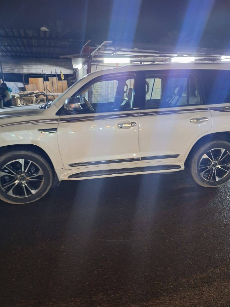 سلام عليكم لاندكروز  ١٣ محدثه اصلي ٢١ كير ومحرك شركه تخم تاير صدر جديد تبريد شغال مصبوغه حزام التكم والقماره كلير توحيد الون محرك ٨  /٤٦٠٠      
السعر  ٣٠٥   رقم *********** واتساب
