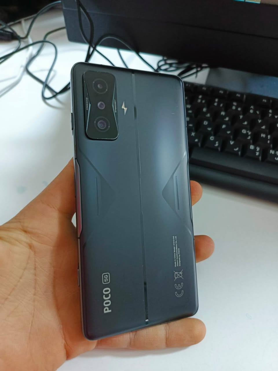 Poco F4 GT - 256 GB .
المعالج: Snapdragon 8 Gen 1 (أداء جبار في الألعاب والمهام الثقيلة).

الذاكرة: 256 كيكا + ( 12 كيكا رام + 4 كيكا اضافية ).

الشحن: شحن خارق بقوة 120W (يُشحن بالكامل في حوالي 17 دقيقة فقط!).

الشاشة: AMOLED تدعم 120Hz لأفضل تجربة سلاسة.

المميزات الإضافية: أزرار جانبية (Pop-up Triggers) مخصصة للألعاب تعطيك أفضلية في PUBG.

نظام التبريد: تبريد مائي متطور للحفاظ على استقرار الجهاز.

رقم الهاتف: ***********
العنوان: الكاظمية
السعر: 300 الف قفل
