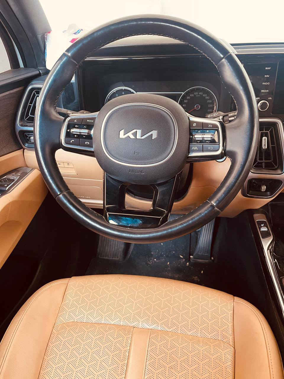 رقم بغداد دولي الجديد 

ماشيه 47 الف بيع او مراوس بجارجر او دورنكو

فول ماعدا الفتحه السياره وارد كوري

بيها صبغ من كوريا فقط 

محرك 2500 توين تيربو

مكان السياره ميسان

السعر 249 ورقه 

وبيها مجال الشراي

الأتصال على الرقم

***********
