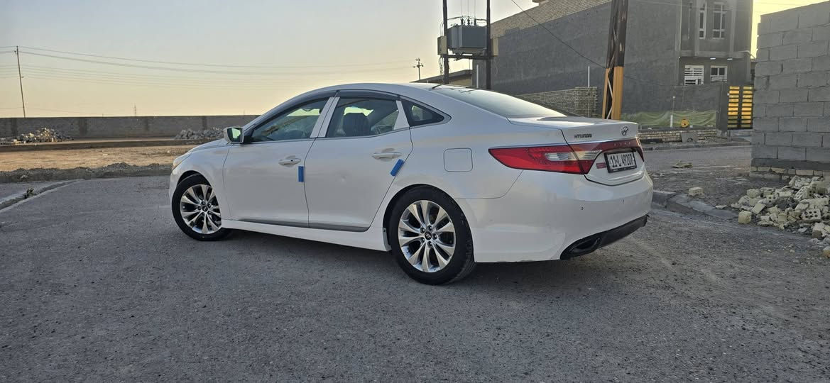 اللهم صل على محمد وال محمد
 ازيرا موديل 2012 لون ابيض رقم بغداد ب اسمي تحويل ثاني يوم  فول مواصفات كفالة عامة لاصبغ لابارد تدفئة  تبريد السعر 130 واذا اكو مراوس  حسب القناعة  مكان السيارة بغداد اليحب يتواصل 
*********** بي واتس اب او يتفضل خاص
