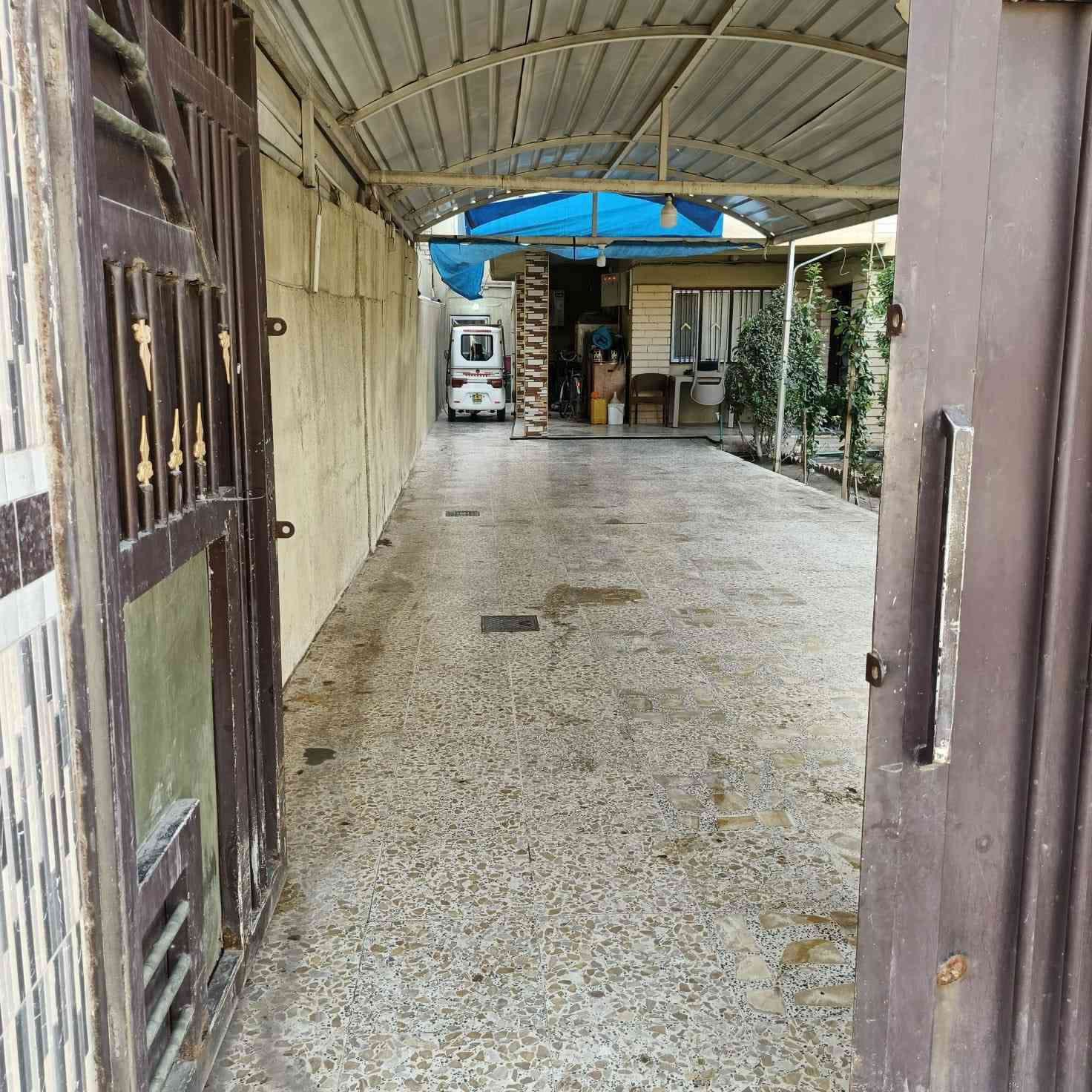 للإيجار 

حي رسالة 

قريب من شارع العلم بشارع الي يدخل ع مدرسه الخليل

المساحه 600 م 4 غرف نوم استقبال 10 م كراج يوسع 4 سيارات حديقه ايجاره
550

‭0786 959 8192‬
