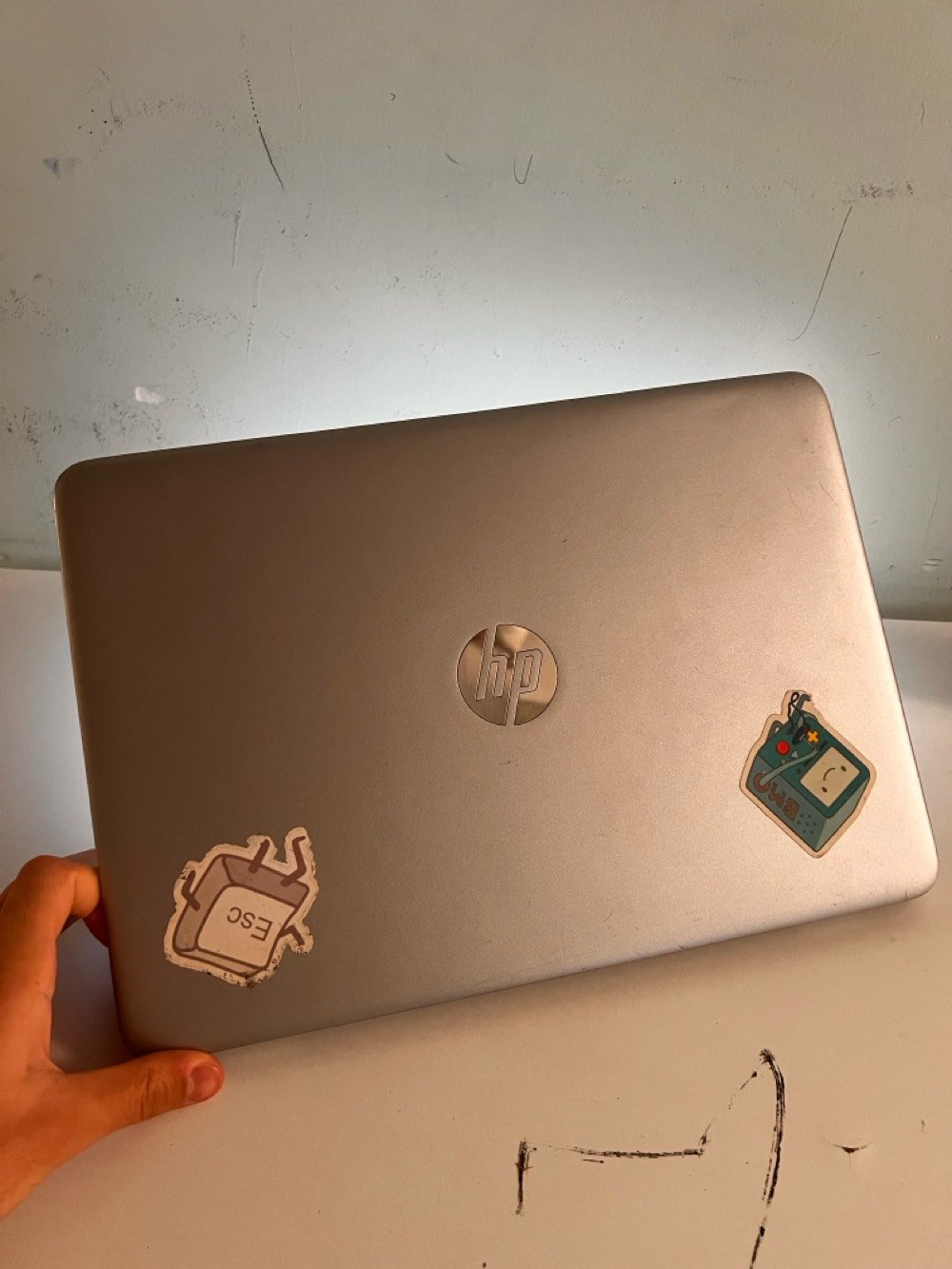 HP EliteBook 840 G3

🔹 المعالج: Intel Core i5-6300U بسرعة 2.50GHz
🔹 الرام: 16GB
🔹 التخزين: SSD M.2 سعة 256GB
🔹 كرت الشاشة: Intel HD Graphics 520
🔹 الشاشة: 14 إنج

✅ سريع جداً ومناسب للدراسة والتصفح واليوتيوب وبرامج الأوفيس والتداول.
✅ البطارية تدوم حوالي ساعتين تصفح.
✅ الشاحن موجود.
✅ الجهاز شغال بصورة طبيعية.

⚠️ يوجد زر مفقود من الكيبورد كما موضح بالصور.

💰 السعر: 170 ألف دينار قابل للتفاوض بالمعقول
📍 الموقع: كركوك

📞 للاتصال والاستفسار: ***********
📩 أو مراسلة خاص