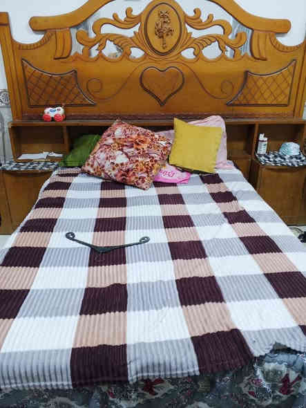 غرفه اخشاب خمس بوب ب250ببه مجال مكان ابوغريب الحصوه بيه ضرر بصيط يدات قفاله ***********
