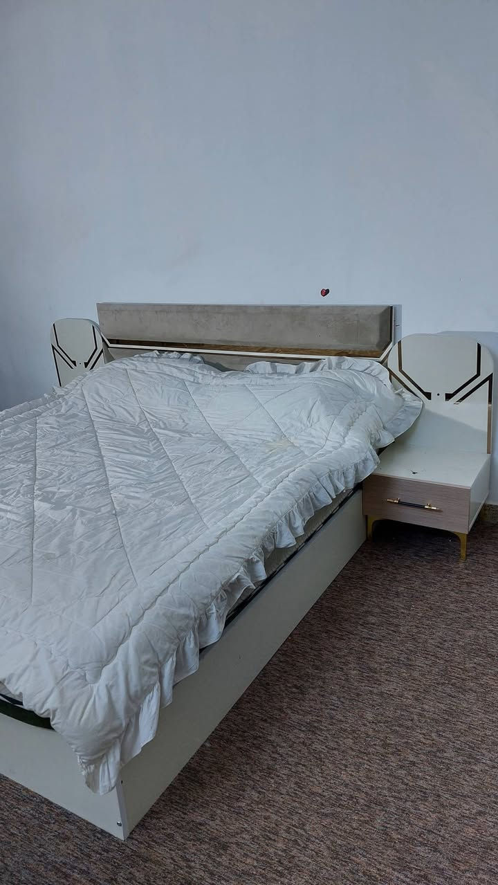 نظيفة جددا
٥ قطع
٤٥٠ الف


**إذا كنت صاحب هذا الإعلان وتريد حذفه لأي سبب، رجاءا أرسل رسالة إلى الدعم الفني**