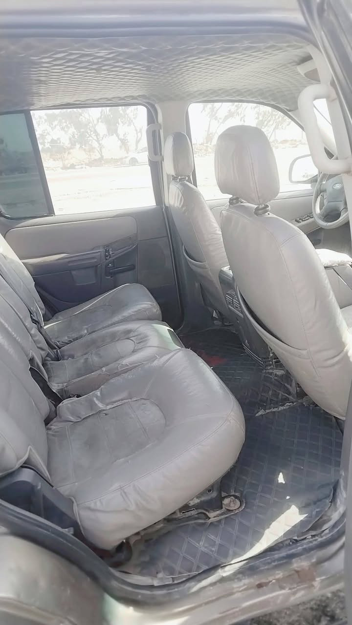 السلام عليكم فورد اكسبلور رقم نجف صدامي شوكت متريد احولك راعيه يمي  موديل 2005 مكينه وكير راس الثور ٣٠٠٠ فيشه وبطل خيرمن الله تبريد نقص غاز فقط تخم تاير حداديه بيع او مراوس مكان السياره نجف السعر ٤٧ بيه مجال الشراي موجود وات ساب اول تصال ***********
