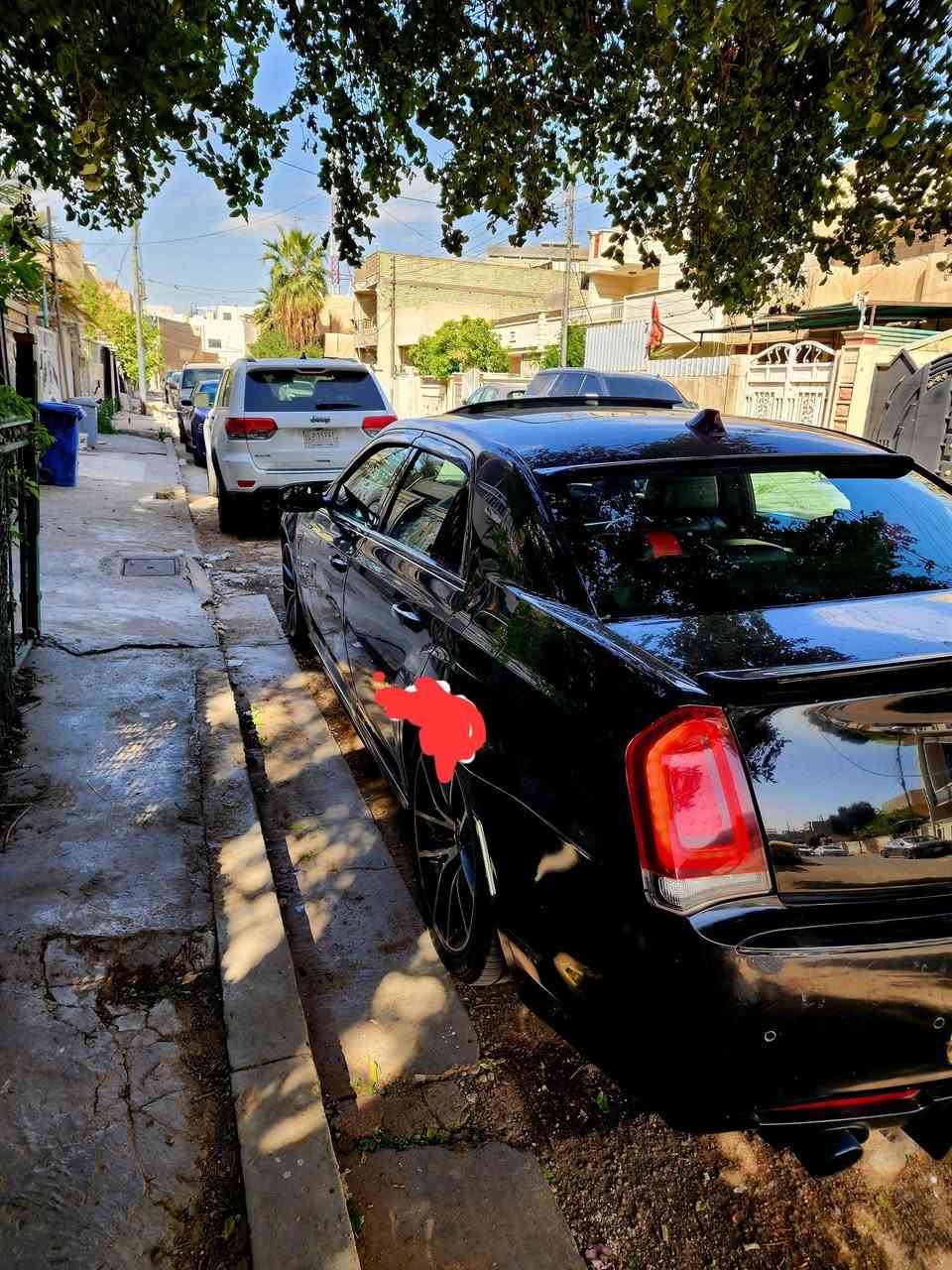 كرايسلر اوباما 2012 SRT رقم بغداد انكليزي  محدث 20 فول مواصفات بانوراما محرك هيمي 8 سلندر 6400 كشنات جلد تدفئه تبريد شاشه كبيره حساسات حادثها دعاميه اماميه وقليل جاملغ الخلفي السعر 156     المكان بغداد حي الاعلام  ***********
