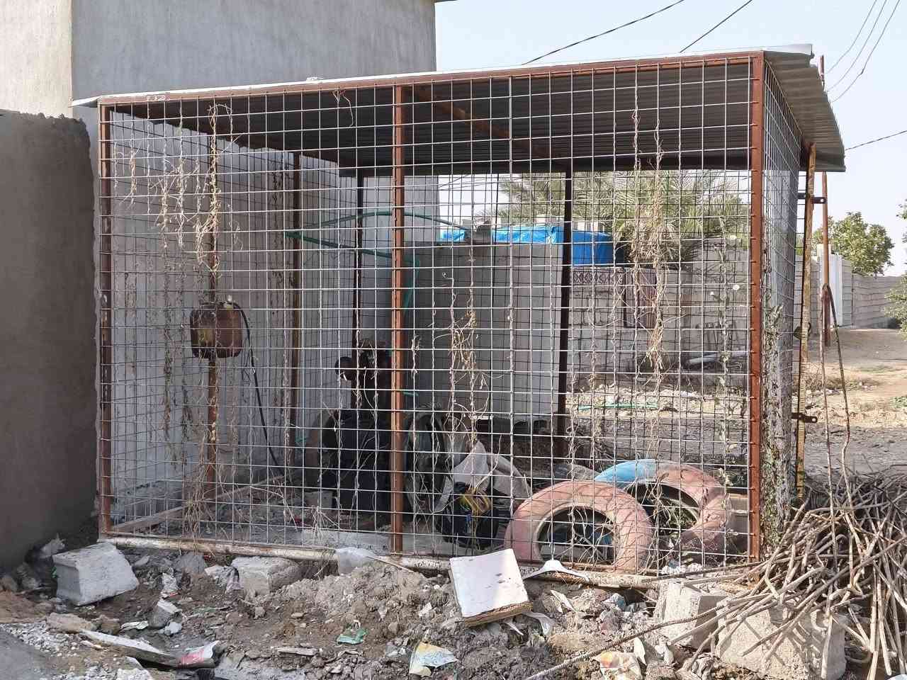 سلام وعليكم ورحمه الله وبركاتو 
قفص للبيع واضح بصور مامكسر ولا بي شي بقط الصبغ واكع السكف مالته چينكو والطار سيم وقوي جداً 
العنوان :ديالى 
السعر /425 وبي مجال 
للاستفسار مراسله الصفحه او 
اتصال /***********
واتس اب /***********
