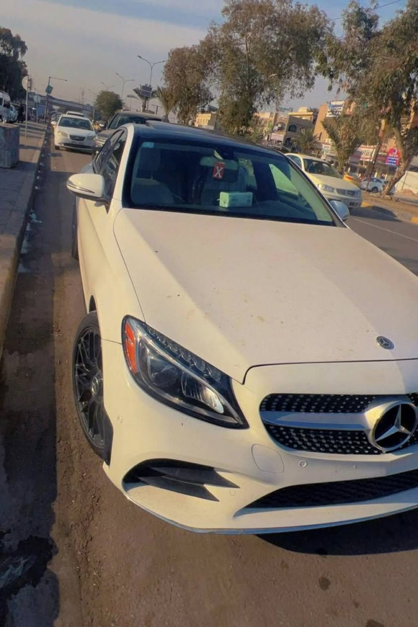 سلام عليكم 
مارسدس C300 بسعر مناسب 
الموديل 2018
ماشيه 85
رقم السياره حلو شبه مميز 
فول مواصفات فتحه 
حساسات اماميه خلفيه 
هند بريك بصمه
كامره 360 درجه
رادار متعدد
مري قلاب 
صندوق كهرباء
دبل ماوس تحكم 
كشنات تدفئه كشنات كهرباء 
خزن ميموري اناره داخليه
وضعيات قياده متعدده
وبيها هواي مواصفات
الحادث الصندوك مبدل 

السعر 238 ورقه 
23.800$ الف دولار 

بيع أو مراوس حسب القناعه 

للاستفسار 
***********
***********
احمد الخزعلي 
. بغداد, العراق
