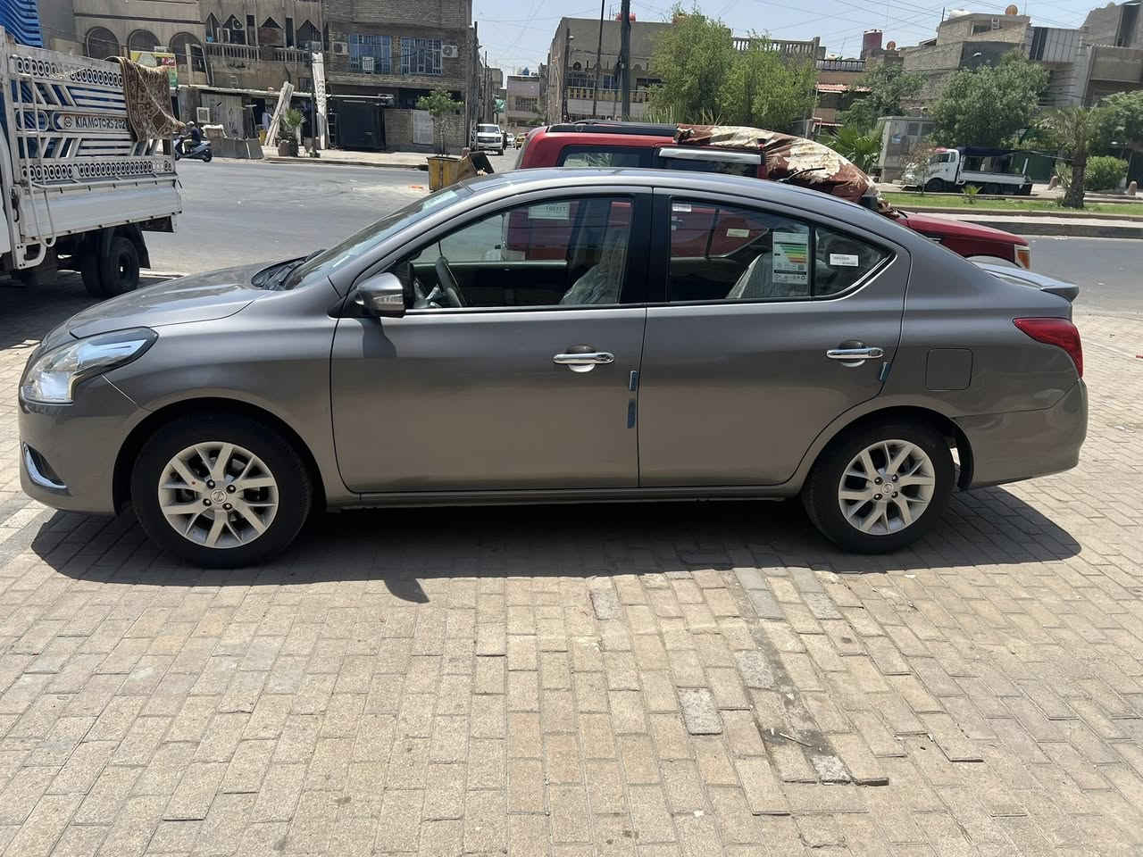 االسلام عليكم نيسان صني مصري 2023 السياره بسمي كلين بدون ضربه وكلشي موضح بالصور  الساره كامره خلفيه اشاير مري تحكم بالمري اربعه جام كهرباء تبريد قطعتين سبير ما نازل كامله من كلشي مكينه وكير وحداديه خير من الله الرقم بغداد انجليزي هزه جديده وبسمي ثاني يوم تحويل الك 
ماشيه 64,000
السعر118$ وبيها مجال 
التواصل :*********** 
او مراسله الخاص
