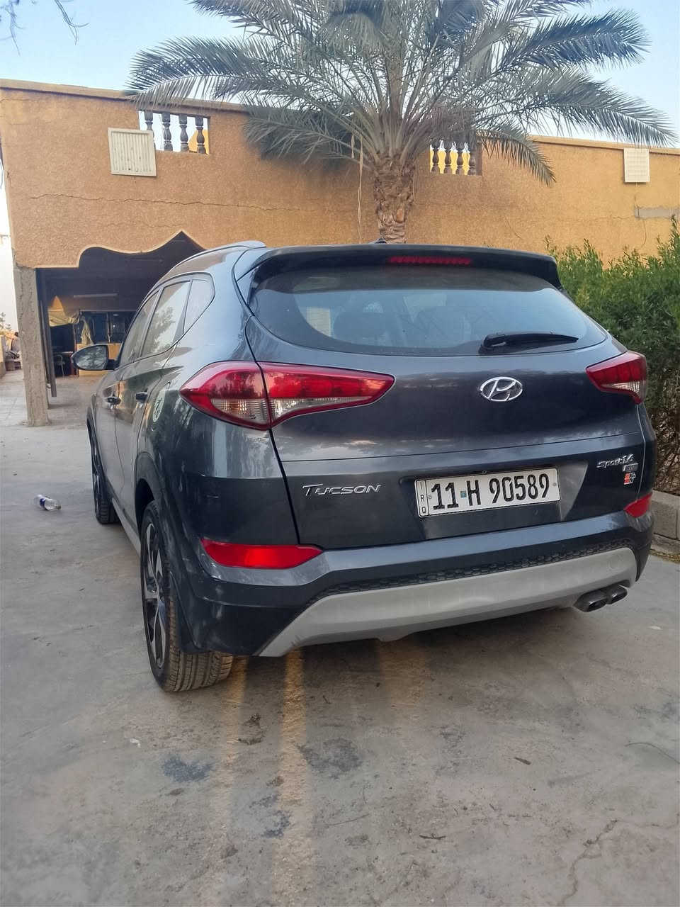 سلام عليكم توسان 2017 ماشيه 106 حقيقي سياره جاهزه وحلوه مال جناي ممتعوبه وارد امريكي حادث ركن البنيد بدون تبديل مثل مموضح بصوره رقم نكليزي تحويل ثاني يوم  165 وبيهه مجال العنوان بغداد قرب صيطرت الج ‏‪***********‬‏
