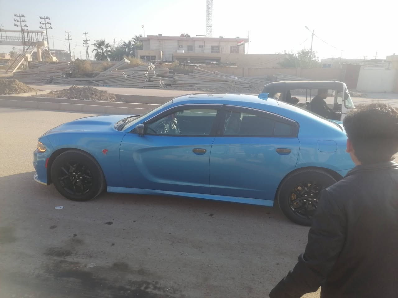 سلام عليكم جارجر موديل 2015 اصل وارد امريكي قطعتين صبغ بدون تبديل
مراوس بجيب سبعه راكب عادي نطي فرق لو همه ينطون فرق 
سياره مال بيت مامشتغله خط ابد ماشيه ٩٠ الف 
***********
