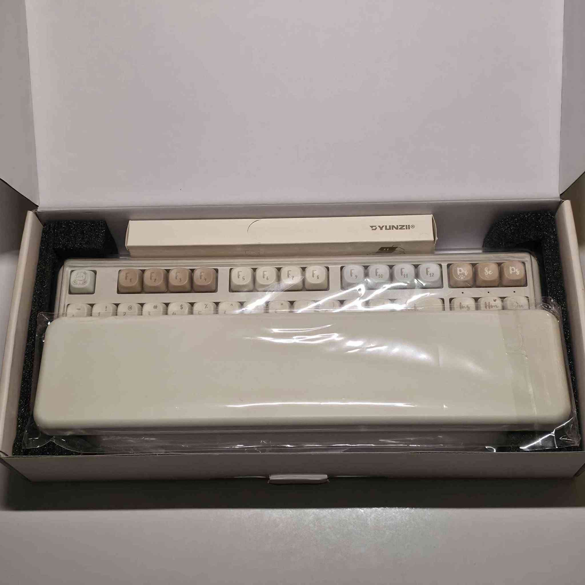 بۆ فرۆشتن / للبيع 
ءYUNZII B87 Keyboard⌨️✨
كوردى/ عربي
زۆر خاوێنە و نوێیە بەس تێستی پێ کراوە ✅
​نرخ: ٧٠ هەزار دینار 💰
​گەیاندن: بەردەستە بۆ هەموو شوێنێک 🚚
​
🔴 عربي: 
ديد ونظيف جداً، فقط تم عمل فحص✅
​السعر: 60,000 دينار 💰
​التوصيل: متوفر لجميع المناطق 🚚 أربيل, العراق


**إذا كنت صاحب هذا الإعلان وتريد حذفه لأي سبب، رجاءا أرسل رسالة إلى الدعم الفني**