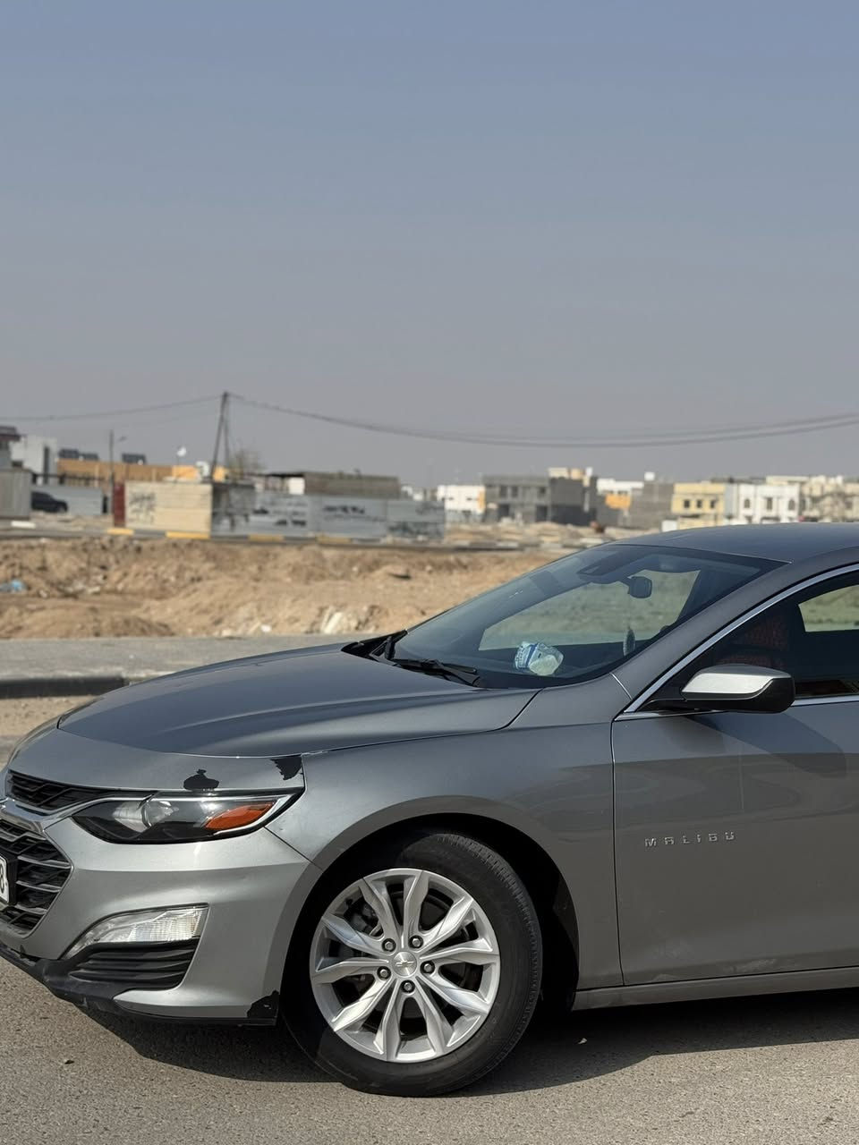 سلام عليكم
مالييو موديل 2024 
مكينه 1500 تيربو 
ماشيه 39 الف ميل 
حادثها جاملغ ايمن والتكمه فقط رصعات موضحه بالصور الباقي كفاله
السياره جاهزه تبريد قطعتين تدفئه 
شاشه كبيره كاربلاي كامره خلفيه 
حساسات خلفيه 
سايد بريك كهربائي 
والباقي معروفه مواصفات الماليبو 
سعرها 135 وبيها مجال قليل 
مكاني بصرة شط العرب 

‭0773 419 6702‬
