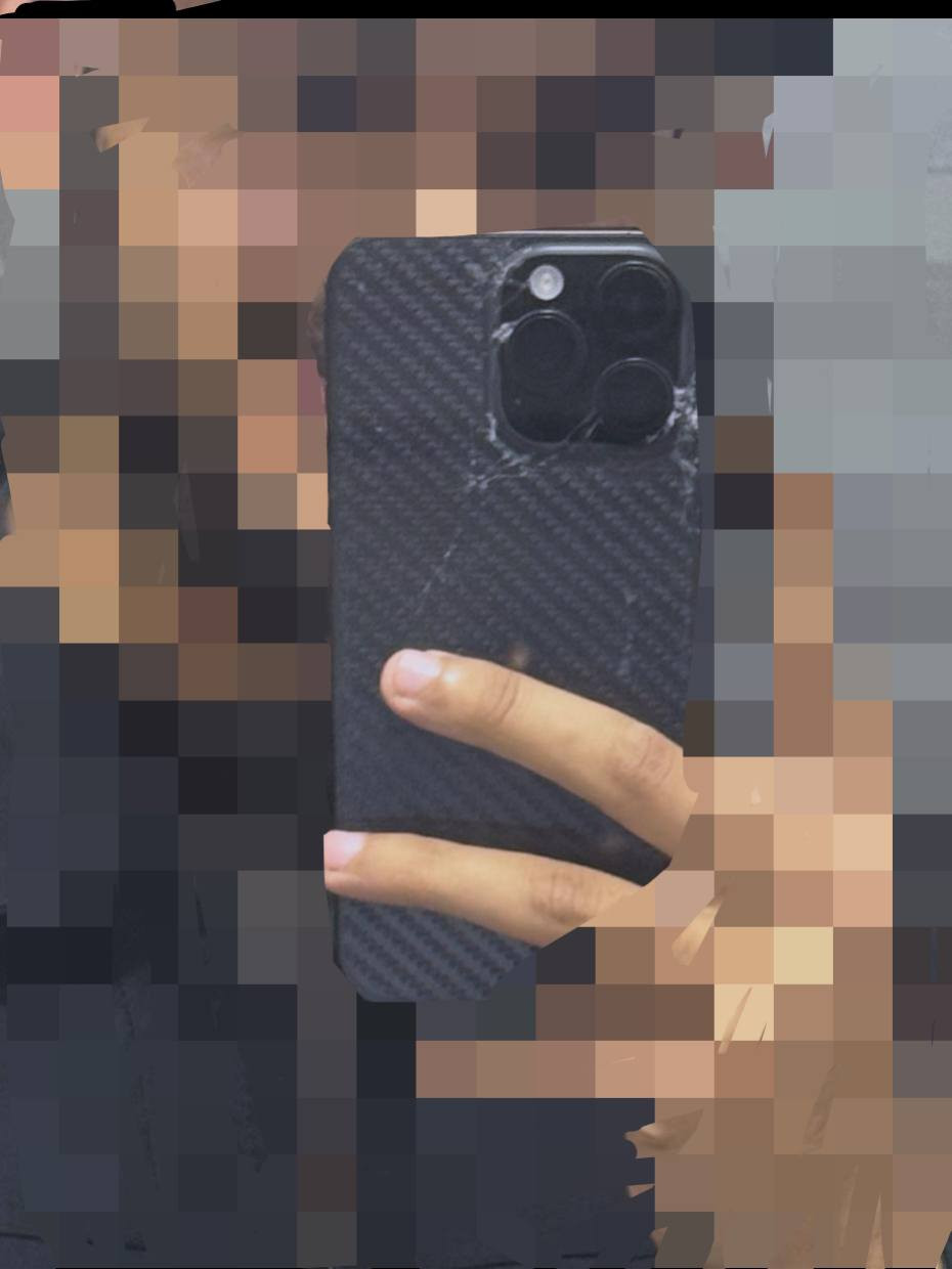 السلام عليكم،
16 pro max
 للبيع سعره 1,150,00 قفل
 512
 دبل سيم
 ضمان وكاله ماستر
 امريكي
 ضمانه بعده موجود
 بطارية 99
 كارتون
 موجود كامل ملحقاته

العيوب : ظهر مكسور فقط مثل ما موضع بالصورة 
اما الشاصي كله شرط
لا يوجد توصيل !
مكاني : صلاح الدين - تكريت - العلم
