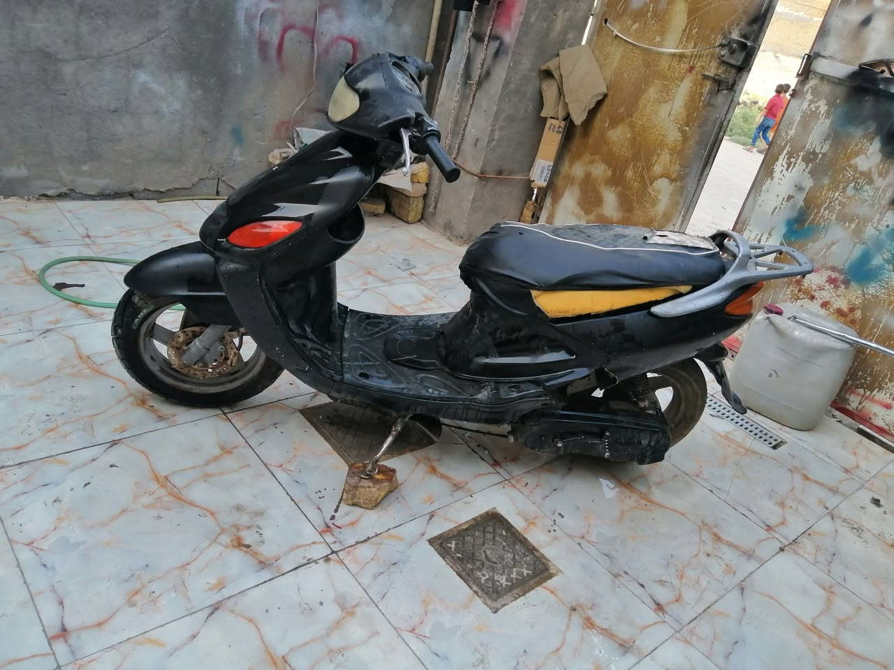 اكزز فحل ياباني شغاله شلعه قويه وسريعه ب٢٥٠ وبيه مجال مكان فضليه ***********
