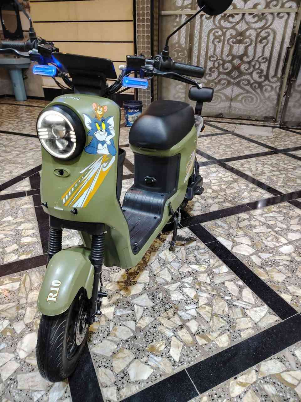 السلام عليكم حبايب شلونكم بهاي الدراجه بيها بصمتين بصمتين وسويتين هاي دراجه اريد٠ها رقم التليفون


**إذا كنت صاحب هذا الإعلان وتريد حذفه لأي سبب، رجاءا أرسل رسالة إلى الدعم الفني**