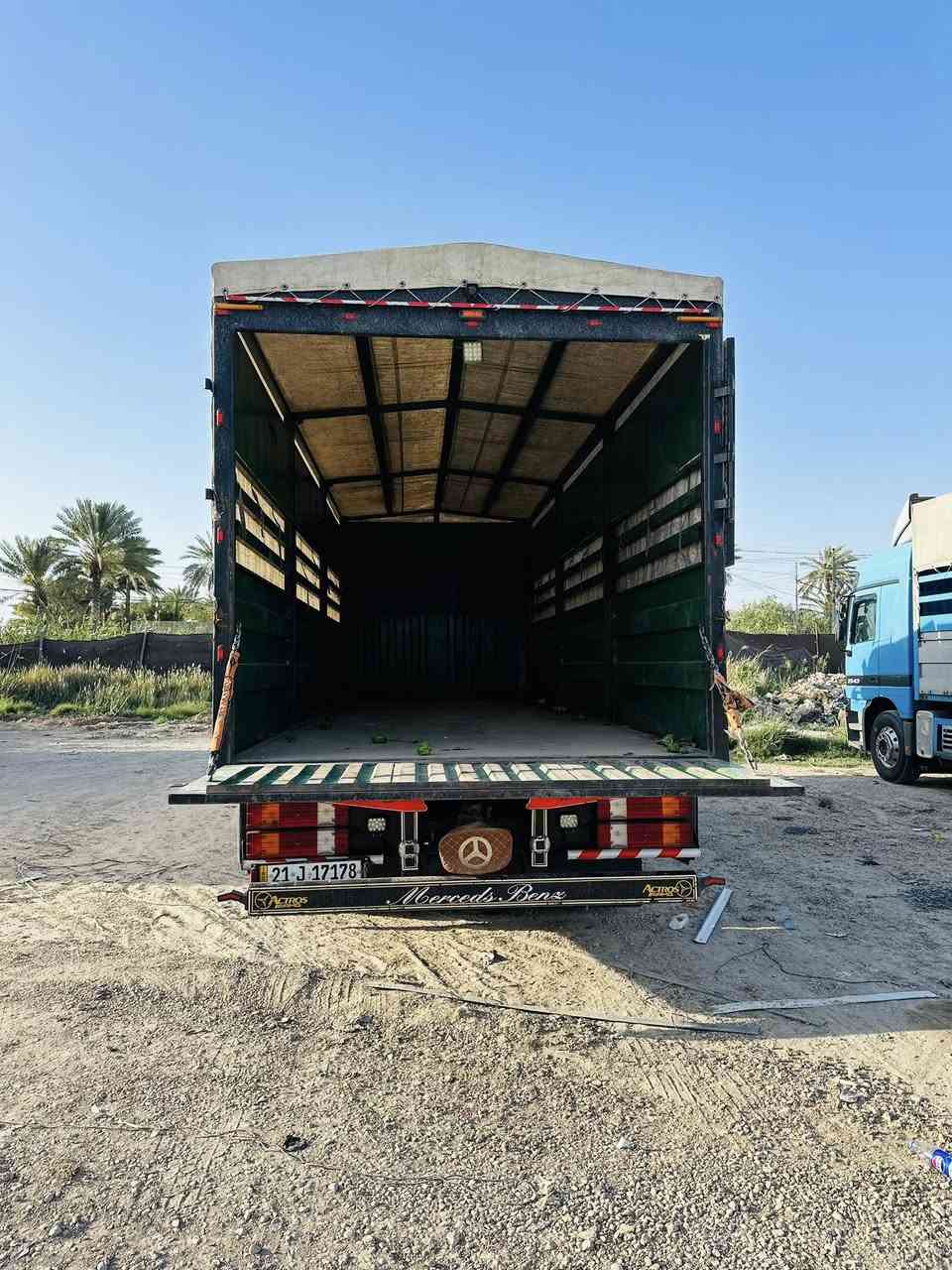 السلام عليكم للبيع بدي حدادت حسين علوان تفصال جديد كهربائيات بالوني جادر شتوي بريص 480الاسفسار السعر50$ورقه وبي مجال اتصال ***********
