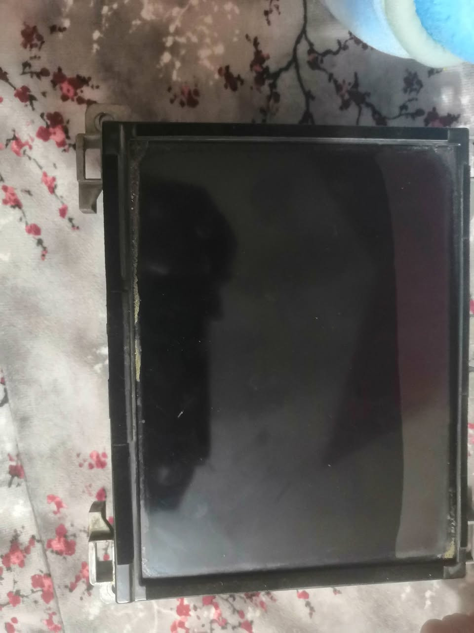 سلام عليكم شاشه اوباما2017 بس السائل ضارب بيهه شغاله قيم واخذ ***********
