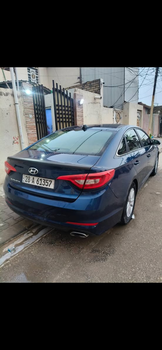 السلام عليكم 
سوناتا وارد امريكي 2015لون ازرق 
رقم إنكليزي  نجف باسمي سنوية لغاية 2029
حادثها جاملغ يمنة وبنيد مبدل فقط 
غير ذالك بيها صبغ قليل بالباب مال السايق 
مكينة وكير مكفولات 
حدادية 70%
السيارة بيها منضومة غاز 
بيع او مراوس حسب القناعة 
 للستفسار  ***********
