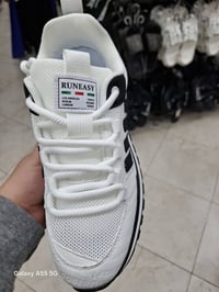 ملابس • أسود • أبيض