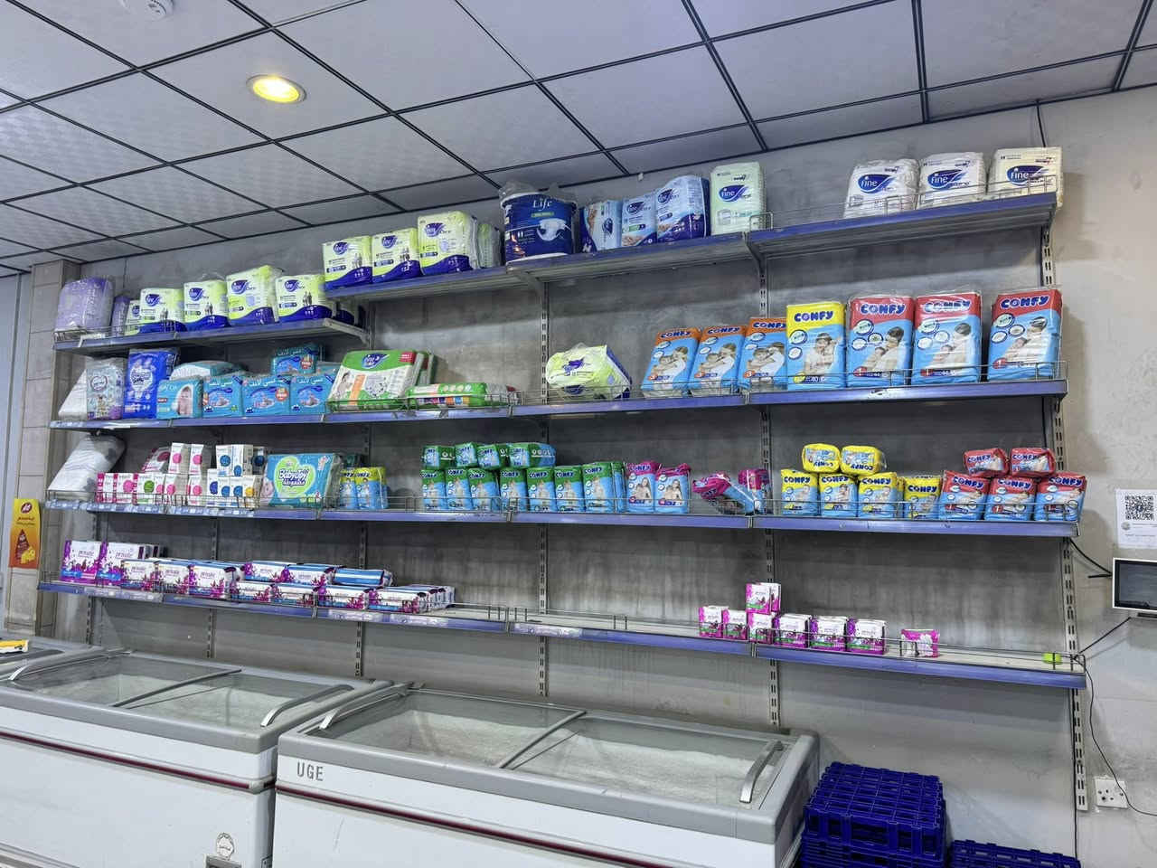 اغراض اسواق للبيع
براد ايكور ٣ ابواب عدد ٥
عارضة ايكور بطحية عدد ٦
رفوف سفينة  ٢٦ متر 
رفوف عمودية عدد ٩ متر
عربة تسوق عدد ٦
مضلة كهربائية عدد ٢
باب سلايد عدد ١
المكان الدوره جمعيه خير الله 
***********
