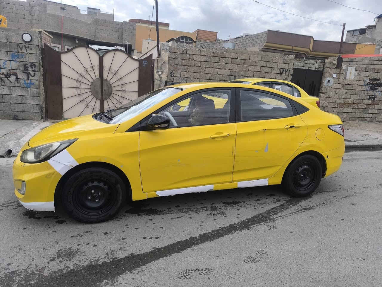 اكسن 2013 

كوري محرك 16 دوش رقم سنويه جديده 

ضرر جاملغ امامي بدون دواخل محرك شرط كير شرط 

كابون بانزين تبريد تدفئه شرط طخم شرط  تحكمات جهتين 

السعر 80 وبيها مجال 
***********
