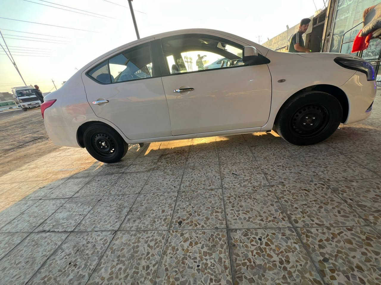 سلام عليكم نيسان صني البيع مديل 2024 بيها باب مبدل مال السكن وبيها بارد بل بنيد والباقي مكفول مكينه كير حداديه تخم تاير كهربائيات كلها شغاله باتري جديد تدفيه تبريد السعر 125 وبيها مجال مكاني بصره قضاء شط العرب الجزيره رقم الهاتف ***********
