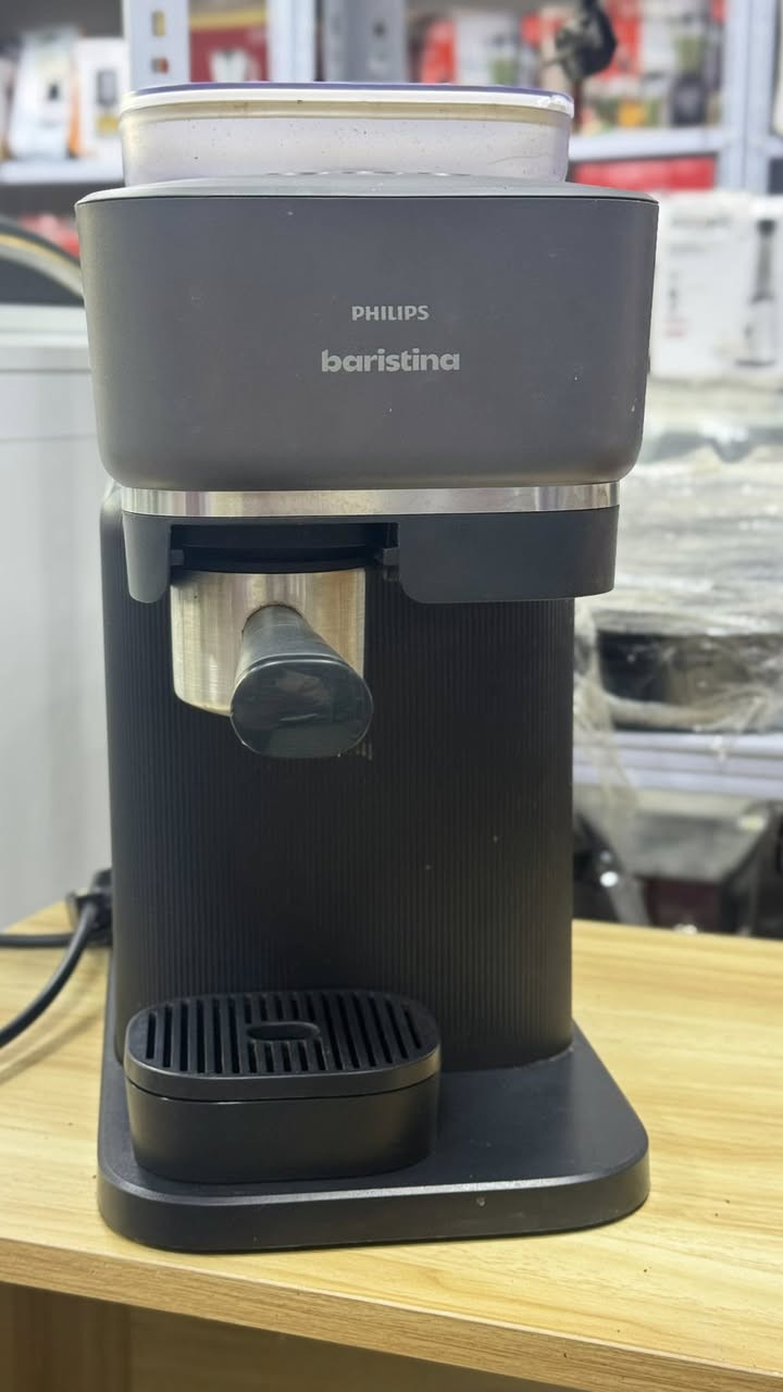 مكينه قهوه اسبرسوا من شركه فلبس مستخدم نظيف بسعر   رقم واتساب***********       السعر200
