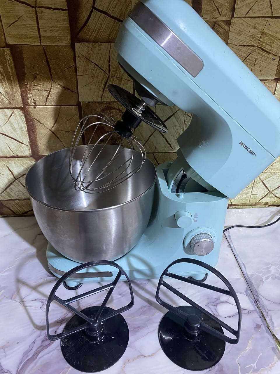 السلام عليكم
طباخ غاز كله شغال عدا العيون اللي عليهن اكس عطلانات
سعر الطباخ ١٨٠ الف

وعجانه كهربائيه نضيفه كلش السعر ٤٠ ألف


**إذا كنت صاحب هذا الإعلان وتريد حذفه لأي سبب، رجاءا أرسل رسالة إلى الدعم الفني**