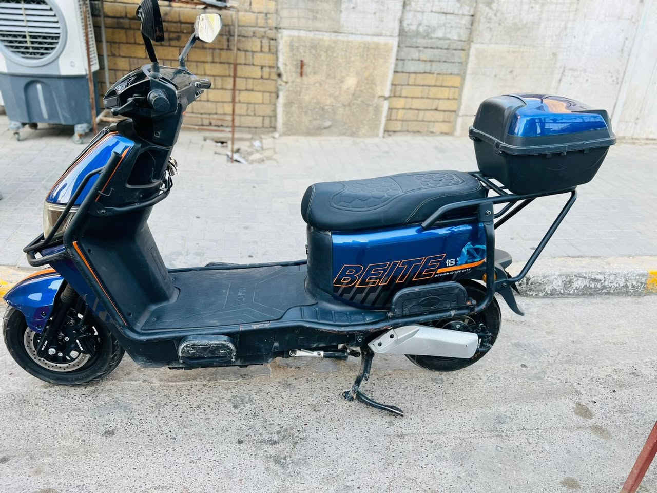 السلام عليكم دراجه شحن للبيع النضافه ممثل مموضح بصوره دراجه ممتعوبه بطاريه بحاله مثاليه للبيع ب850 رقم صاحبها 

‭0780 867 1418‬مكان بغداد دوره
