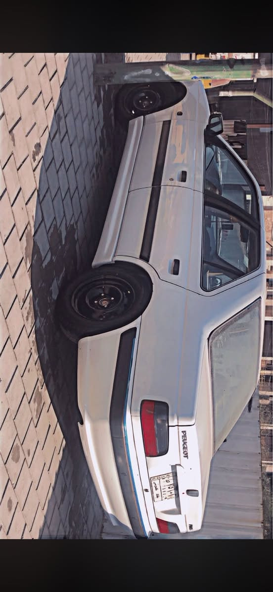 السلام عليكم 
بيجو بارص 18 اوتوماتيك بلادي بلادي بلادي مكينه 2000 فرنسي بلادي
بيها قطعتين جاملغ خلفي صبغ وامامي مبدل
وبيها منضومه غاز
السياره بيها ملاحضات بسيطه
رايدها ب 65 عليها 5 ورقات يوكعن من سعرها
***********
مدينه الصدر
